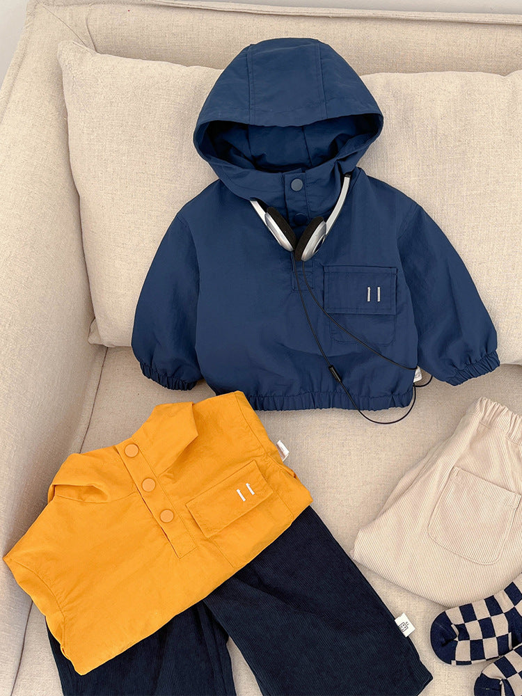 Lightweight Hooded Windbreaker