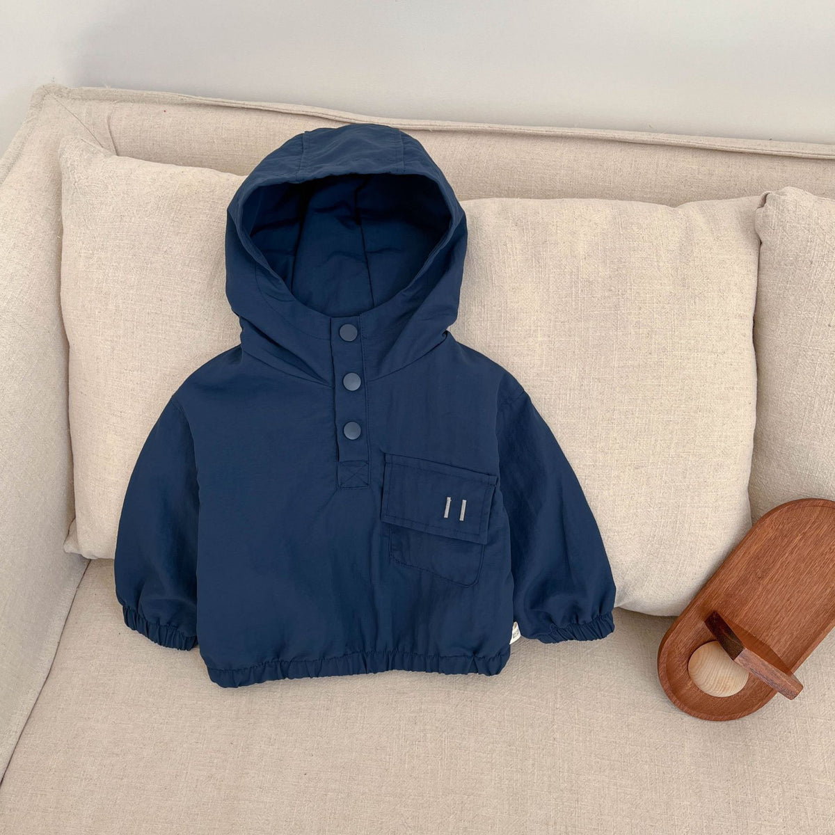 Lightweight Hooded Windbreaker